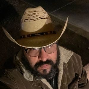 Meet your Posher, Esteban